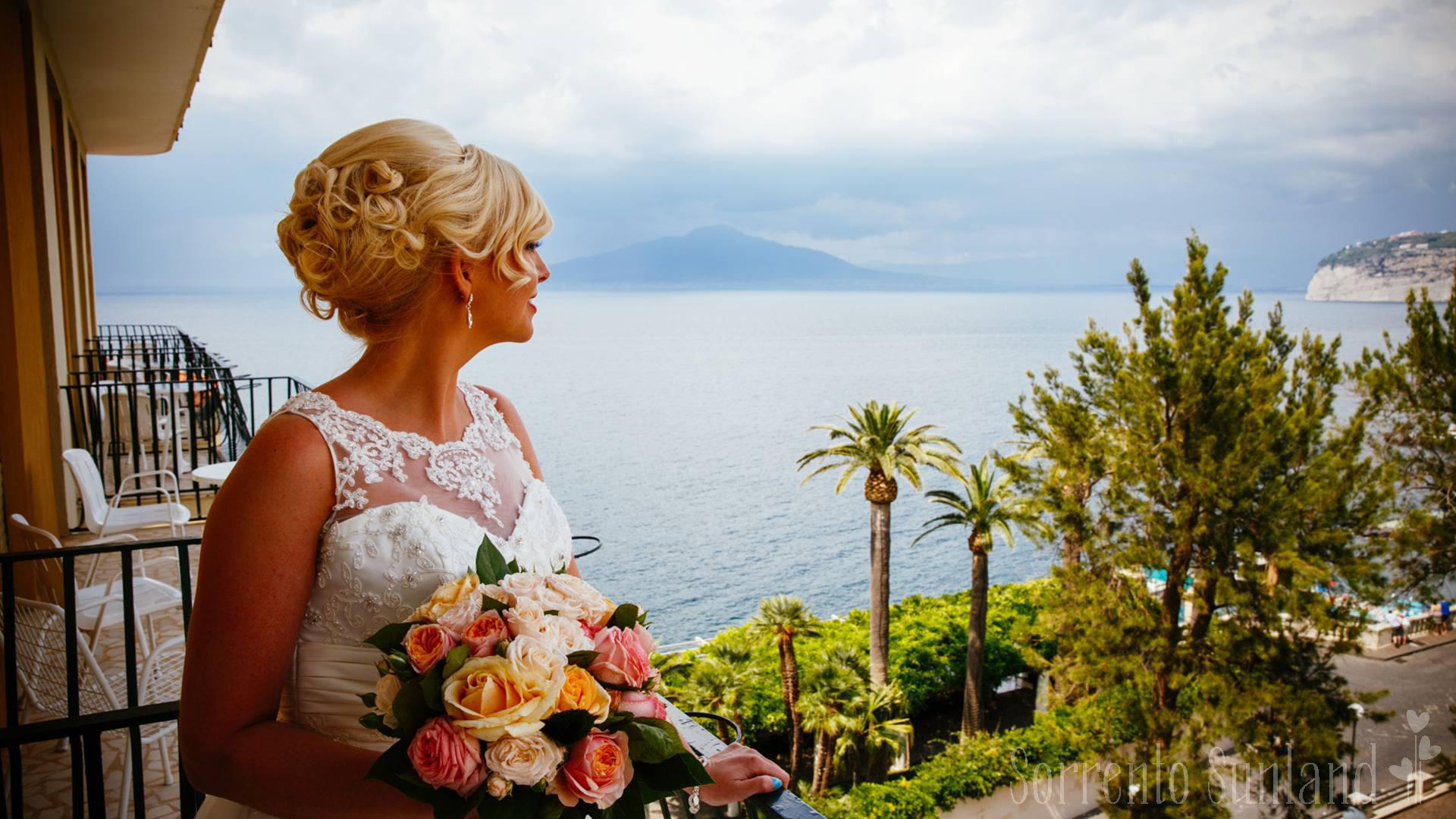 call_to_destinations_Capri_hairset